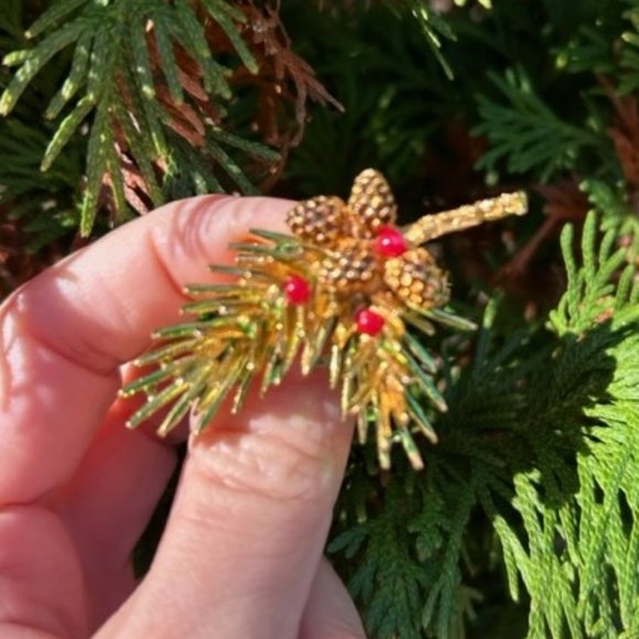 HOLIDAY🎄🎄ART Arthur Pepper Pinecone Berries BROOCH/EARRINGS SET - Picture 2 of 12